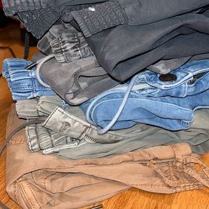 5 joggers/stretch jeans that have never been worn from american eagle